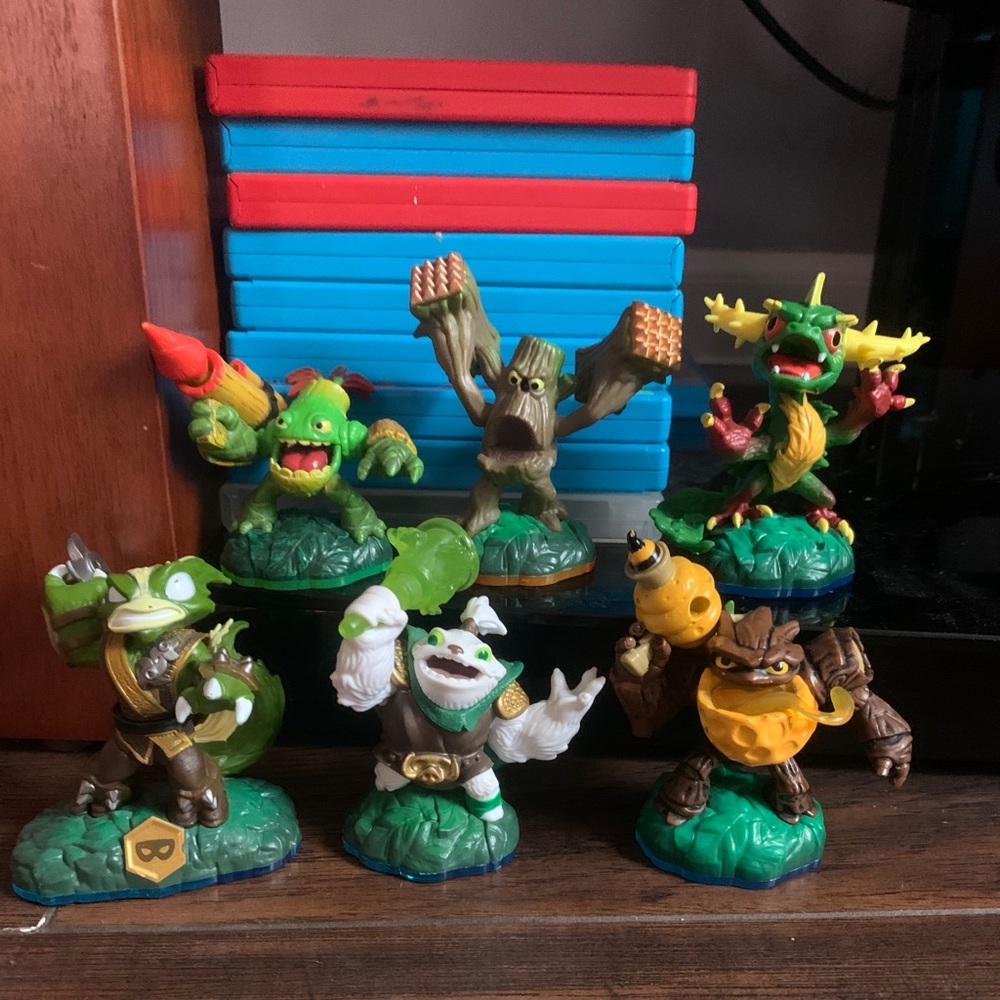 Sky lander swap force figures